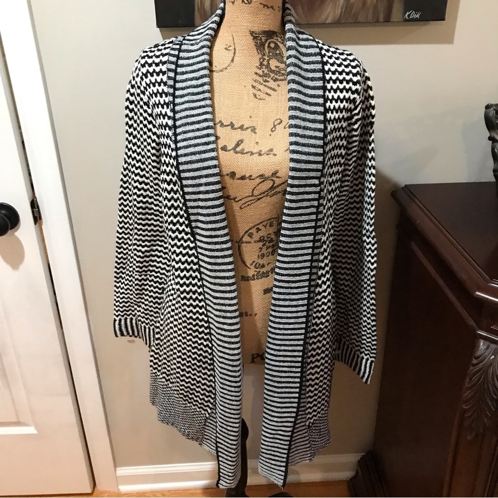 ▪️Black & White Open Cardigan